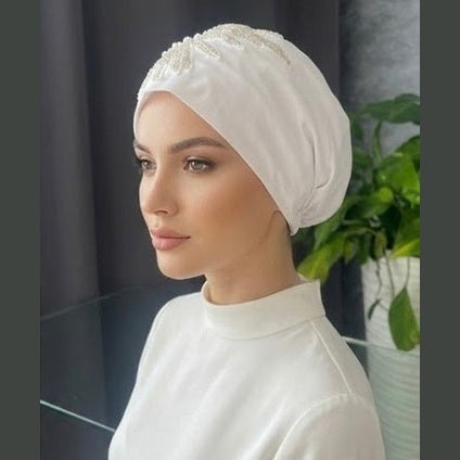 MIMOUNT COUTURE Pearl Bloom white wedding turban side profile with subtle pearl detail