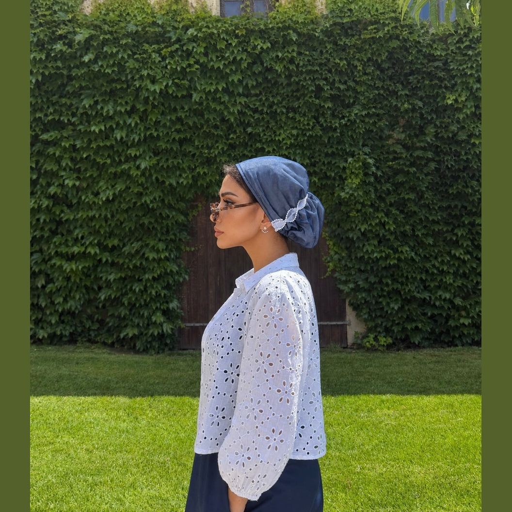 MIMOUNT COUTURE Nácar Azul draped blue daily turban with gathered back knot and pearl accent